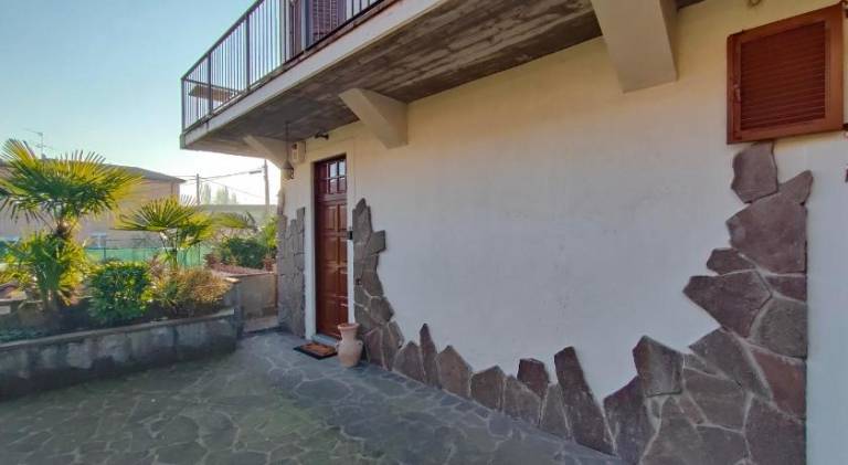 Beautiful rental apartment | Near Piazza Vecchia | Pets are welcome — photo 3