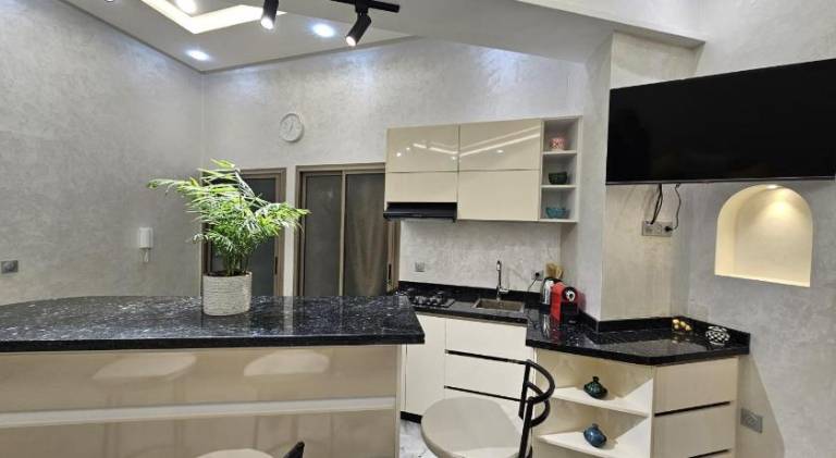 El Mehenni Gueliz JACUZZI 6 Personnes Terrasse Privative — photo 4