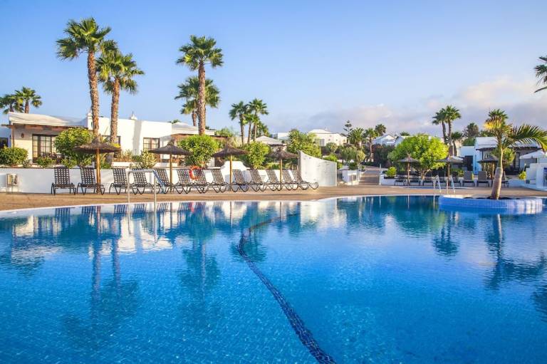Aparthotel Playa Blanca