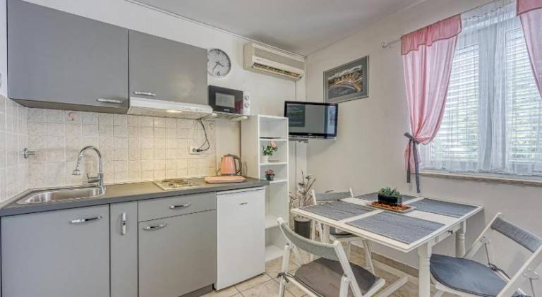 Holiday apartment with patio | Suitable for remote work — photo 4