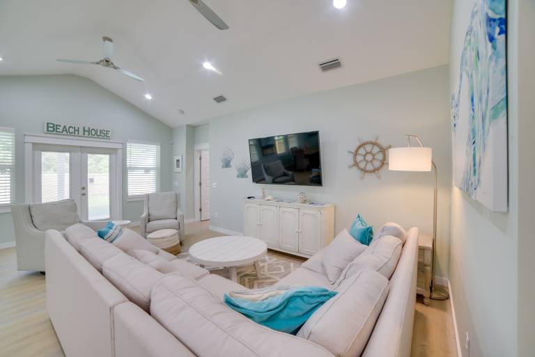 West End Home w/ Yard < 1 Mi to Beach Access! — photo 4