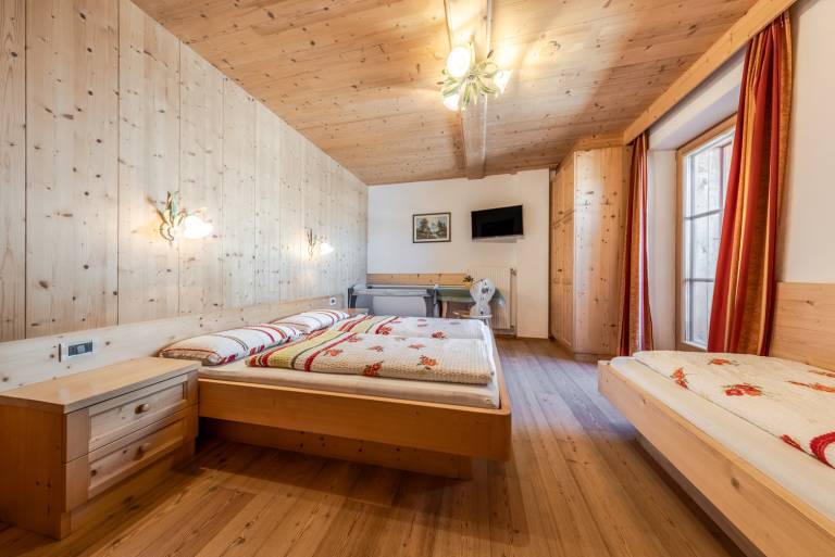 Private room San Martin de Tor
