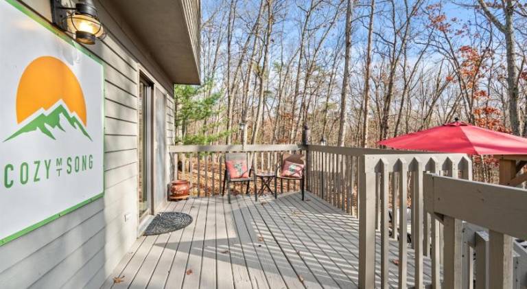Spacious vacation home with hot tub | Pets are welcome — photo 5