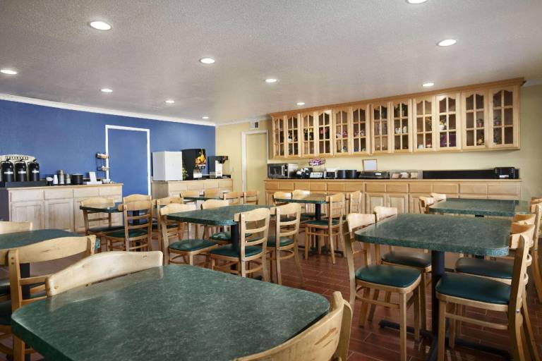 Days Inn by Wyndham Gilroy — photo 5