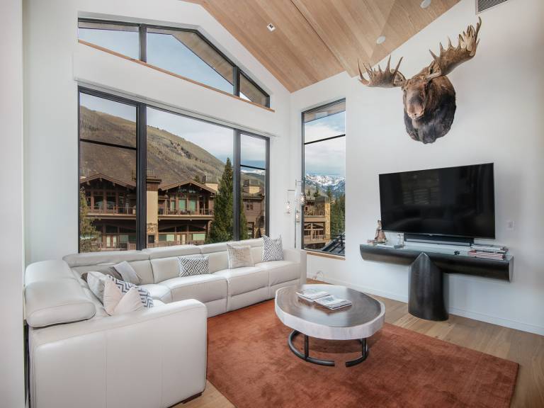 Golden Peak Penthouse — photo 5