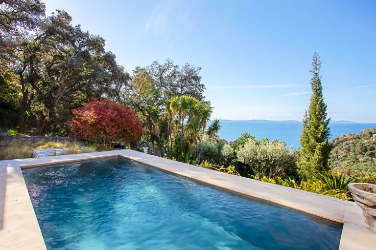 Villa "Vue sur les Iles d'Or" with Sea View, Private Pool & Wi-Fi in Cavalaire-sur-Mer
