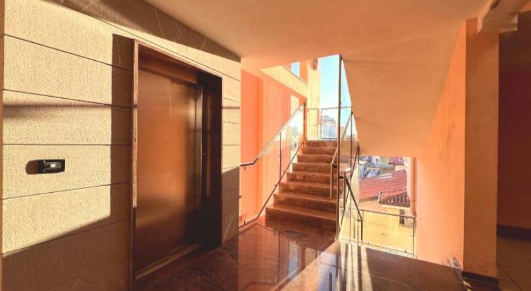 Rental apartment with terrace — photo 2