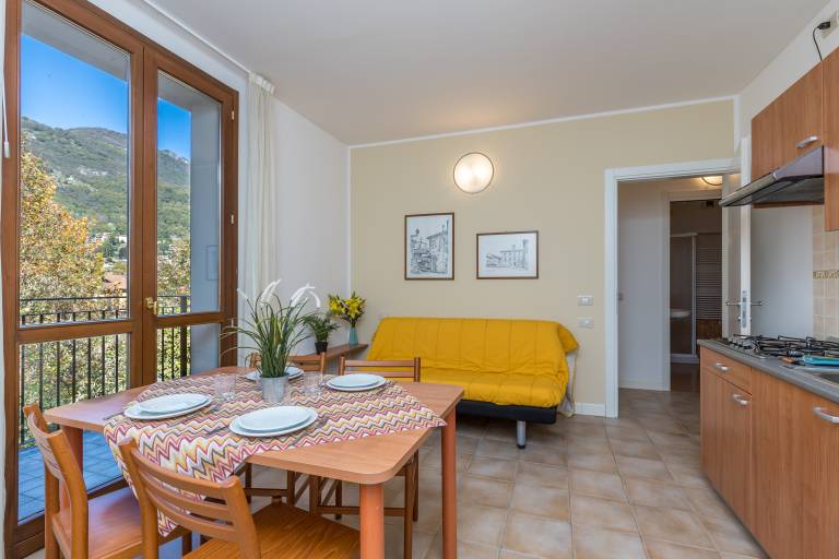 Apartment with yard | Mountain view — photo 2
