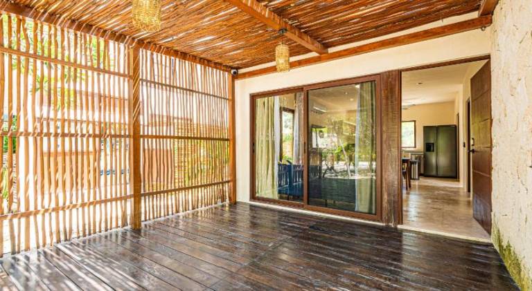 Beautiful villa with pool & hot tub | Pet-friendly — photo 5