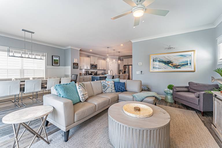 124 Family Beach Home Heated Pool & Elevator EV Charger — photo 2