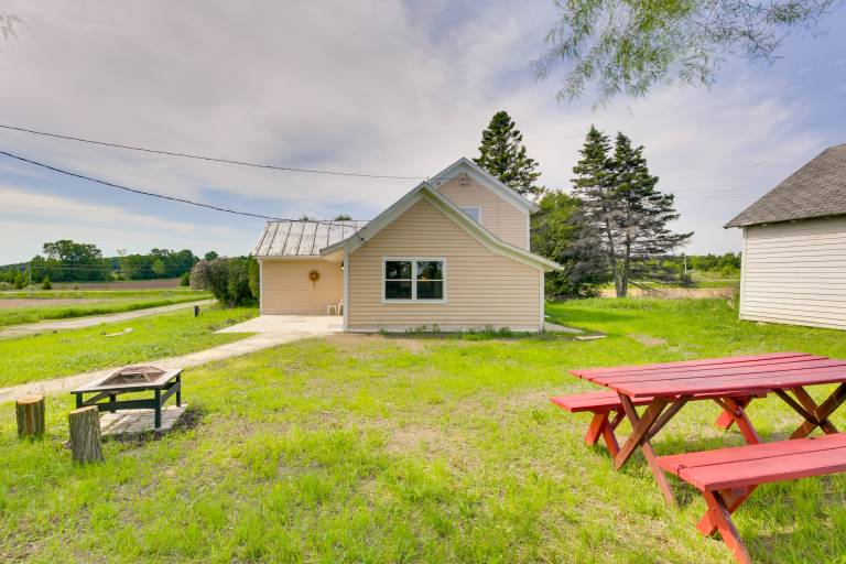Quiet Baileys Harbor Country Home: 1 Mi to Lake! — photo 2