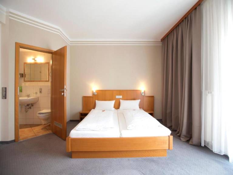 Neumaiers Hirsch Gasthof und Landhotel (Attenhofen) in Weissenhorn