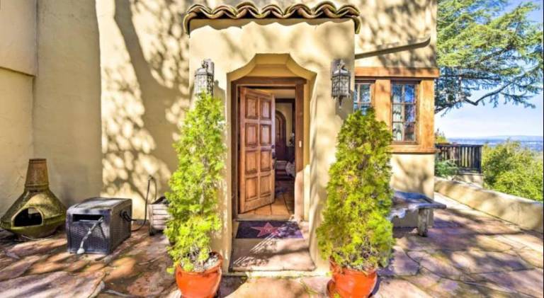 Lovely lodge with yard, patio & barbecue | Dogs allowed — photo 4