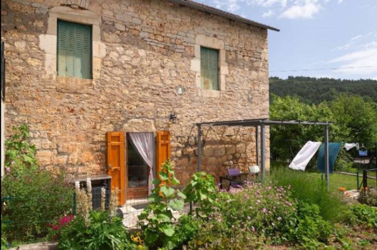 Child-friendly gite with terrace & barbeque | Garden view | Pet-friendly — photo 2