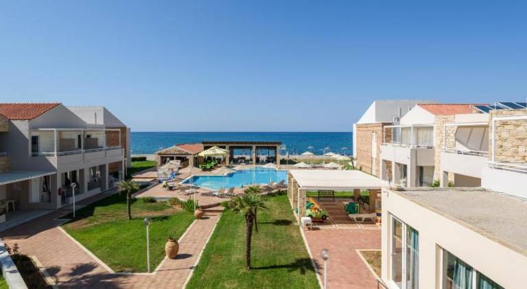 Kostakis Beach in Platanias