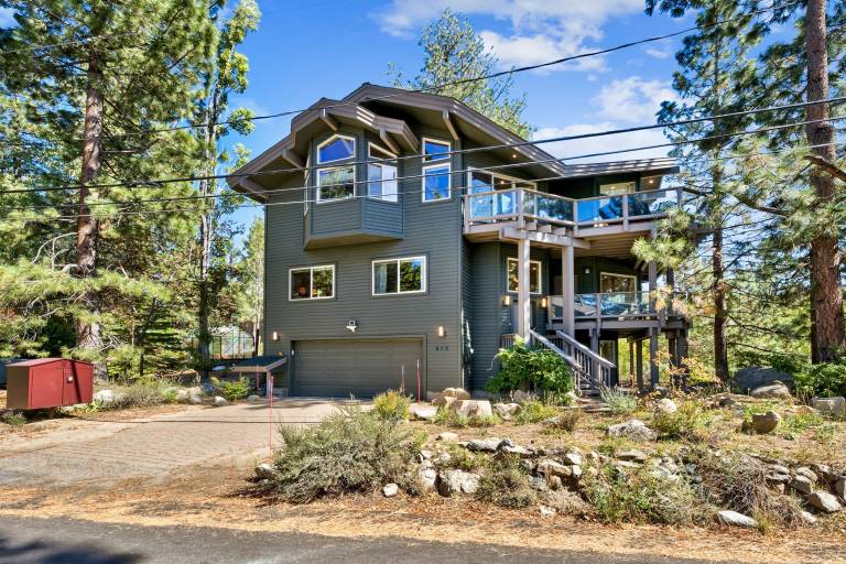 House Zephyr Cove