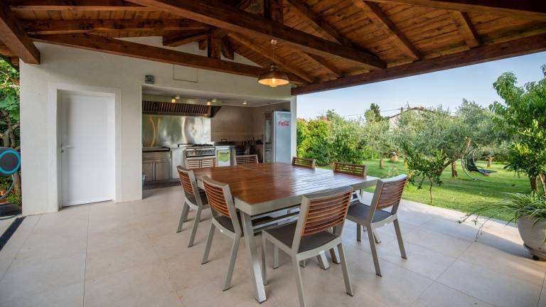 Children-friendly villa with jacuzzi, private pool & grill | Pet-friendly — photo 5