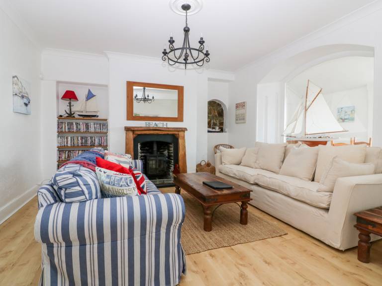 Family-friendly beautiful cottage with jacuzzi | Beach view | Beach nearby | Pets allowed — photo 3