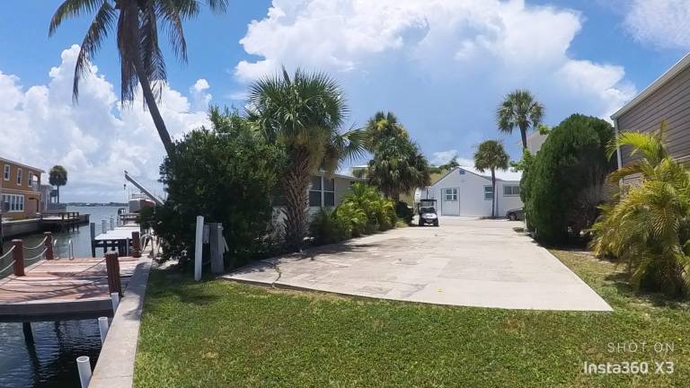 Camping suite with pool & hot tub | Beach view — photo 4