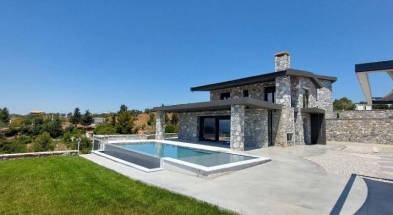 Villa with hot tub & pool — photo 3