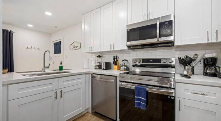 Apt Montrose-Midtown-Museums-Games-WiFi-Parking M1 — photo 3
