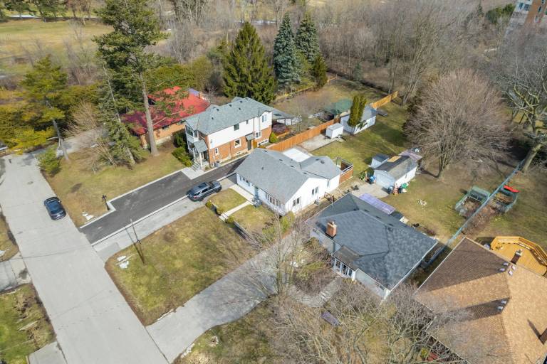 House  Etobicoke