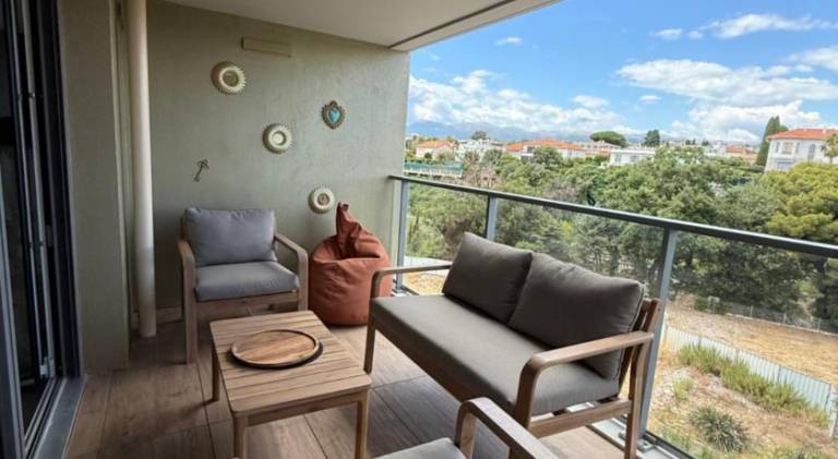 Holiday apartment with terrace & pool — photo 2