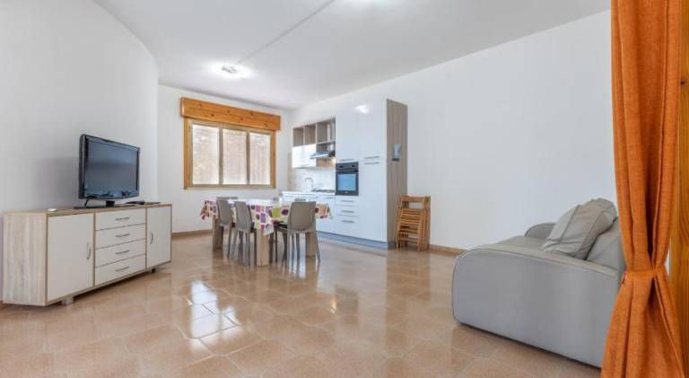 Holiday apartment with yard — photo 2