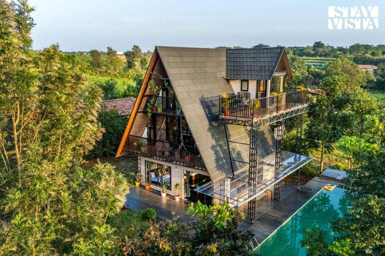 Beautiful villa with pool, garden & barbecue | Pet-friendly in Anekal