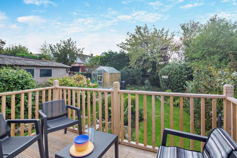 Vacation home with patio & garden | Pet-friendly — photo 4