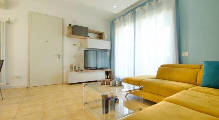 Holiday apartment with patio & pool | Pets allowed — photo 2