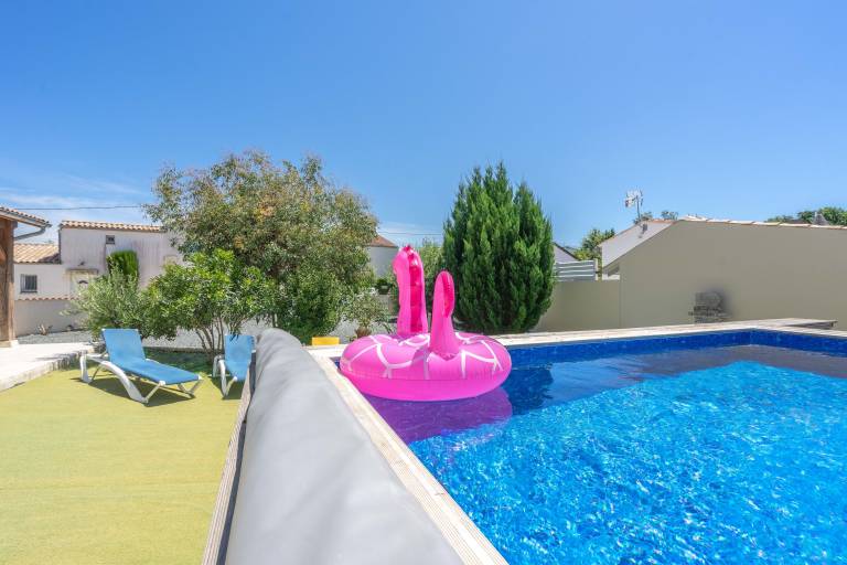 Villa 'Cap Mer 17' with Private Pool, Private Terrace and Wi-Fi in Royan