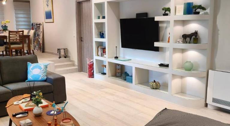 THALIA, luxury 3Br Home with Ensuite Bathrooms, just 3 minutes walk from the beach located in the pr in Vari-Voula-Vouliagmeni