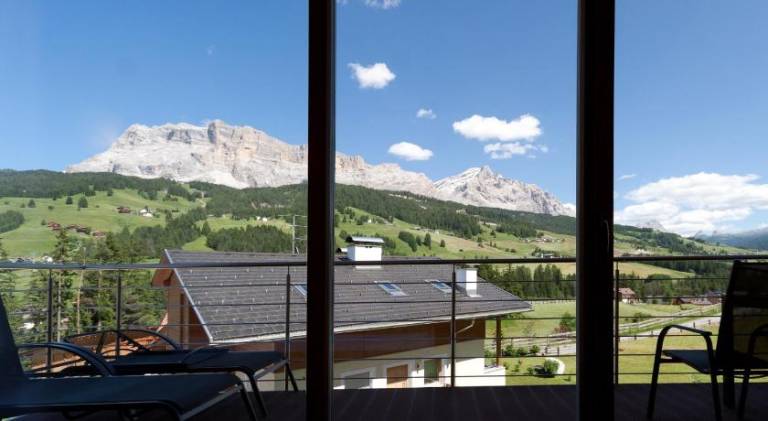Charming rental apartment with patio, yard & barbecue | Ski nearby | Dogs allowed — photo 3