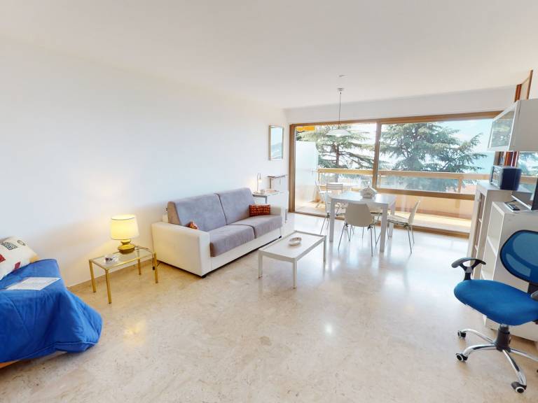 Spacious studio in Menton with large terrace and garage — photo 3