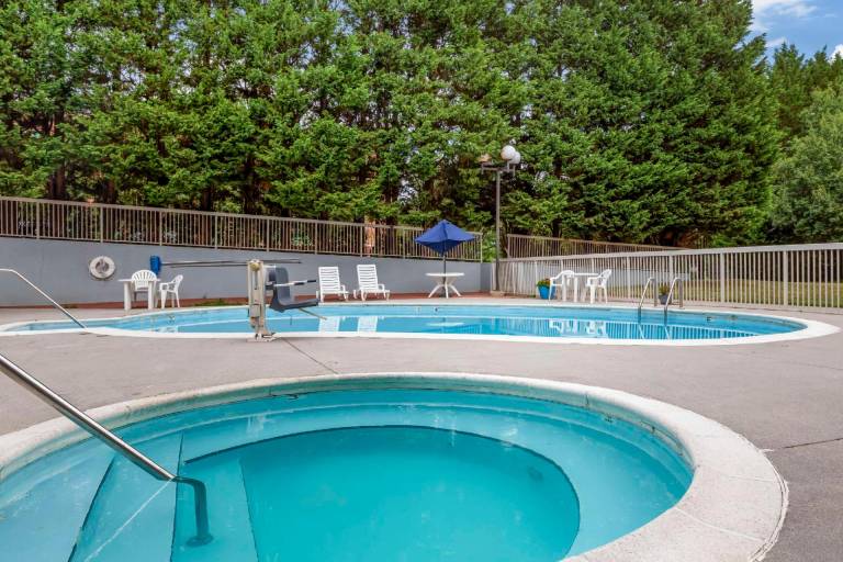 Comfort Suites Inn at Ridgewood Farm — photo 5