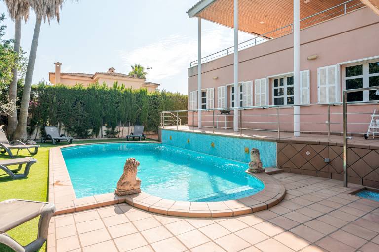 Holiday Home "Villa Alfabia" with Private Pool & Wi-Fi in Palma de Mallorca