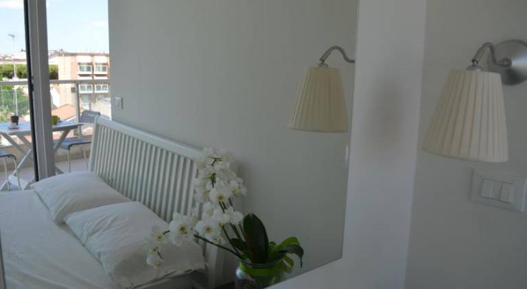 Rental apartment with patio — photo 2