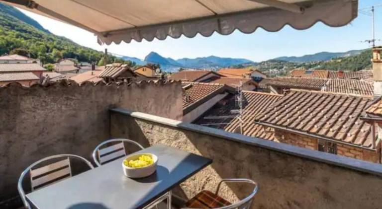 Fully equipped holiday apartment with sauna, yard & patio | Good for workation | Pets allowed in Lugano