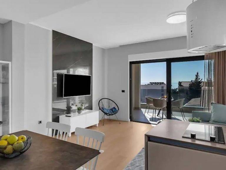 Nice rental apartment with terrace | Next to the beach | Dogs allowed in Tucepi