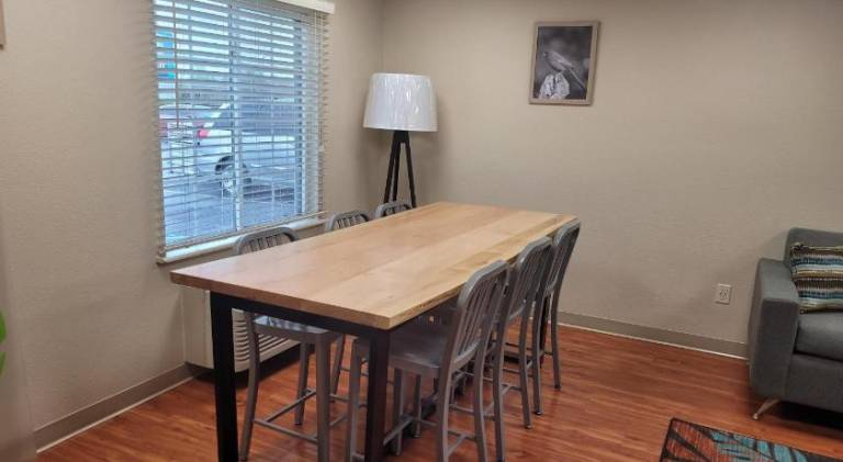 WoodSpring Suites Louisville Clarksville — photo 2