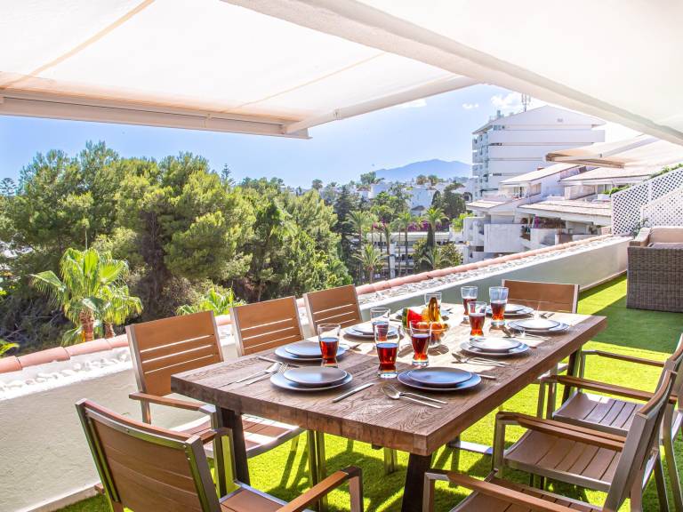 Luxurious penthouse in Marbella with pool, WiFi, pets allowed, air conditioning — photo 4
