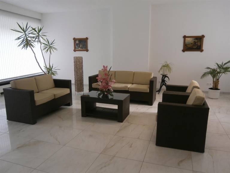 Family-friendly apartment with patio, yard & grill | Lake view | Pet-friendly — photo 3
