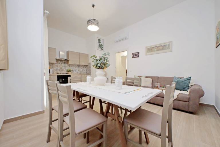 Apartment with 2 rooms for 6 persons — photo 3