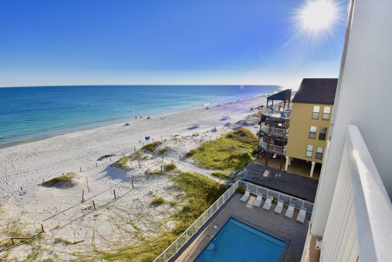 Dog friendly beachfront condo with sunrise views — photo 4