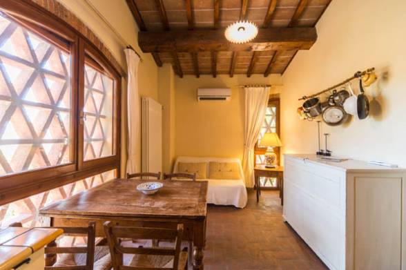 Family-oriented holiday apartment with heated pool, patio & BBQ | Suitable for remote work | Dogs allowed — photo 3