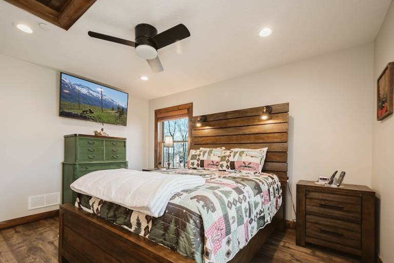 Cabin  McHenry