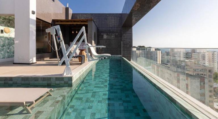 Apartment with pool, yard & terrace — photo 2