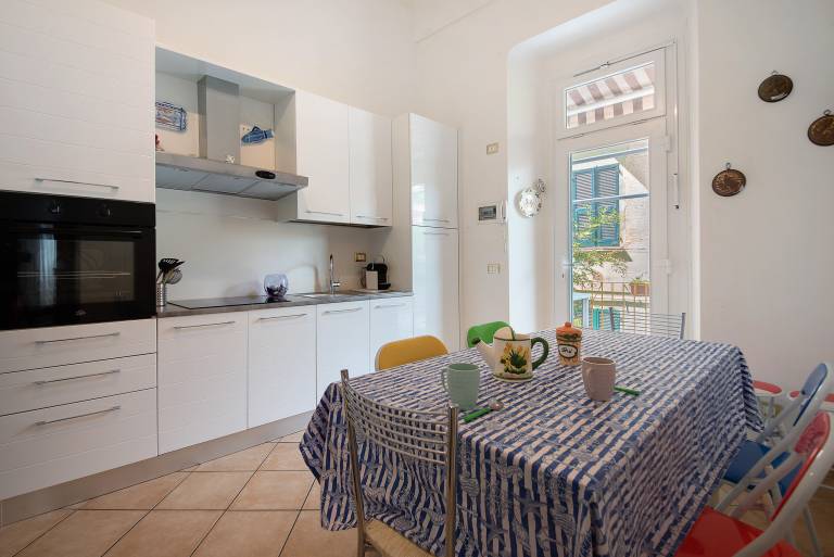 Beautiful apartment with fast internet & patio | Garden view | Close to the beach | Pets allowed in Levanto