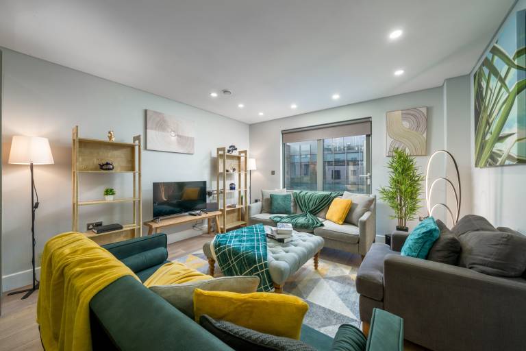 Condo London